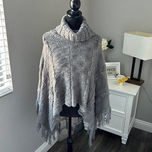 2b bebe Gray turtleneck Poncho - Size M